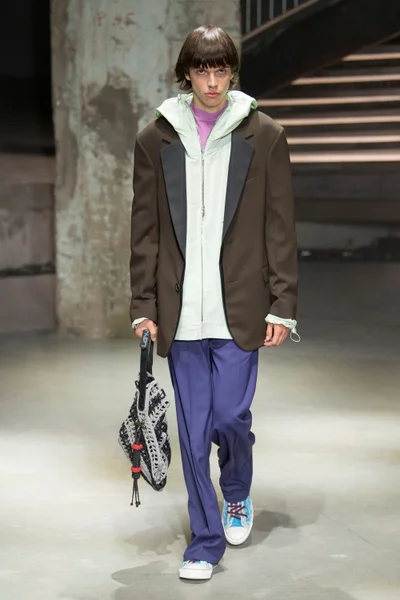 Look 4